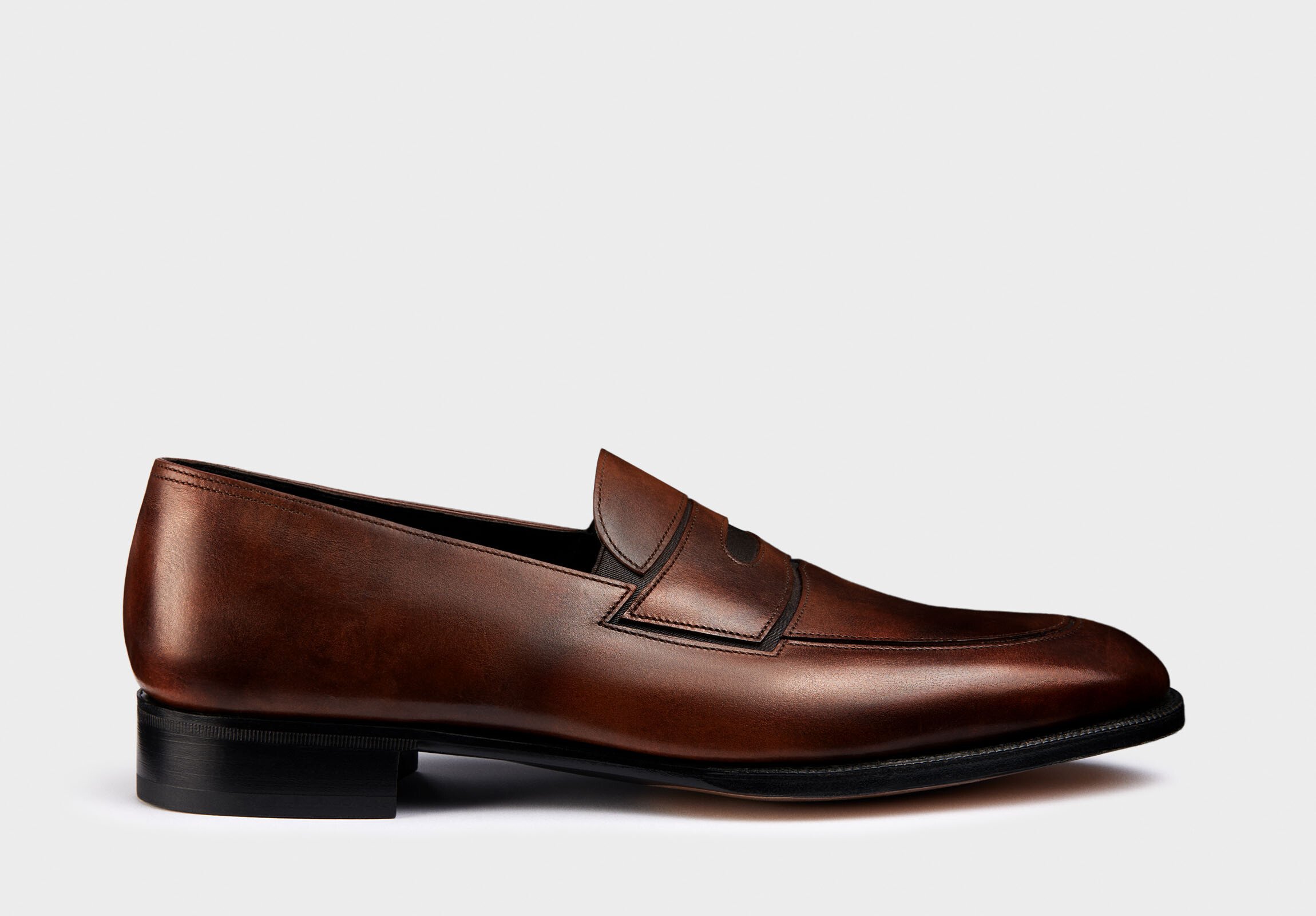 The classic men's shoe: Leather or rubber sole - MORJAS